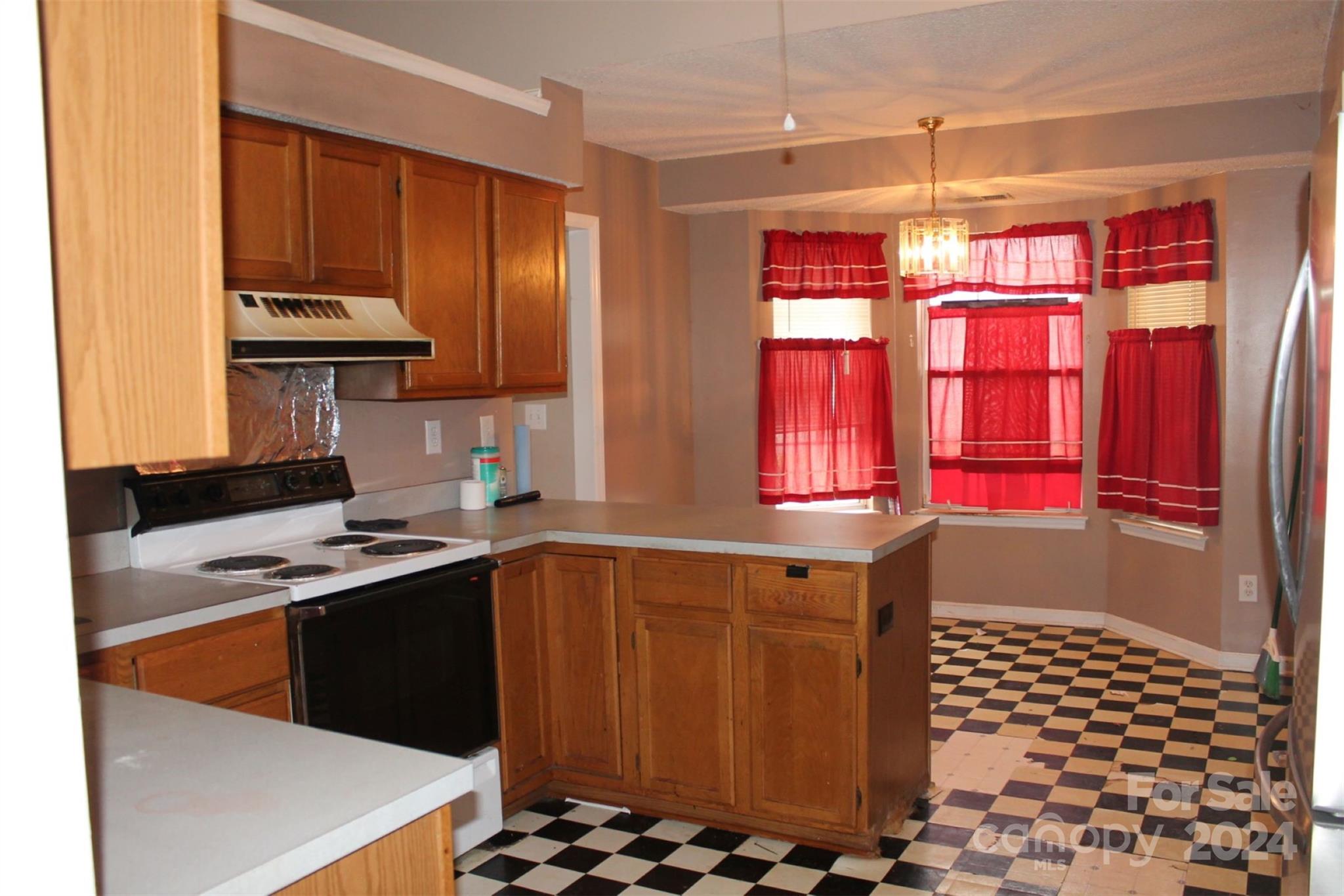 9901 Dunfries Road Matthews, NC 28105 - Photo 4 of 13 Gallery Image 4