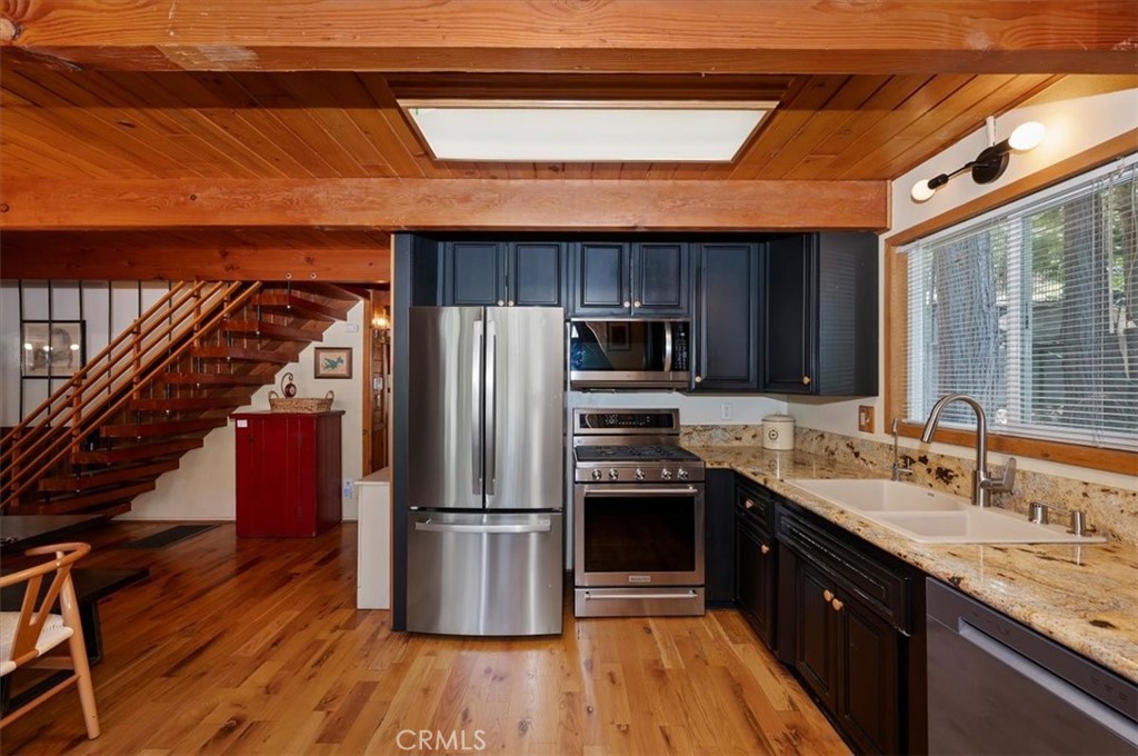 349 Castle Gate Road Lake Arrowhead, CA 92352 - Photo 25 of 73