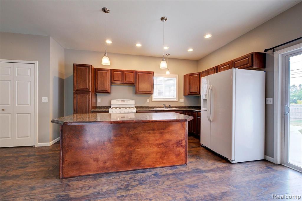 503 East Clinton Street Howell, MI 48843 - Photo 10 of 58