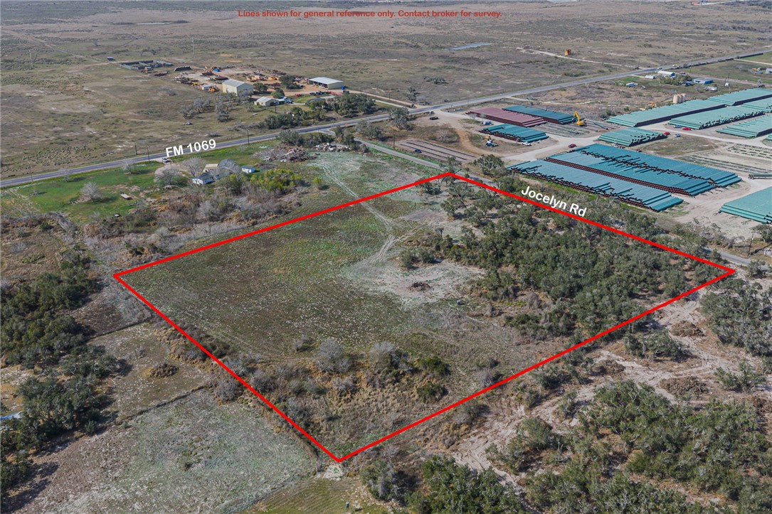 2537 Jocelyn Road Aransas Pass, TX 78336 - Photo 3 of 10 a view of a yard