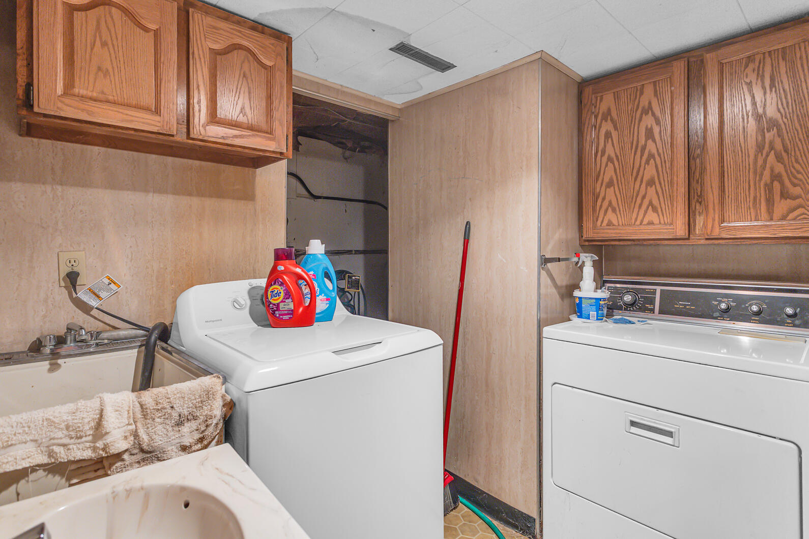 6653 Springport Road Jackson, MI 49201 - Photo 26 of 114 0N0A1512