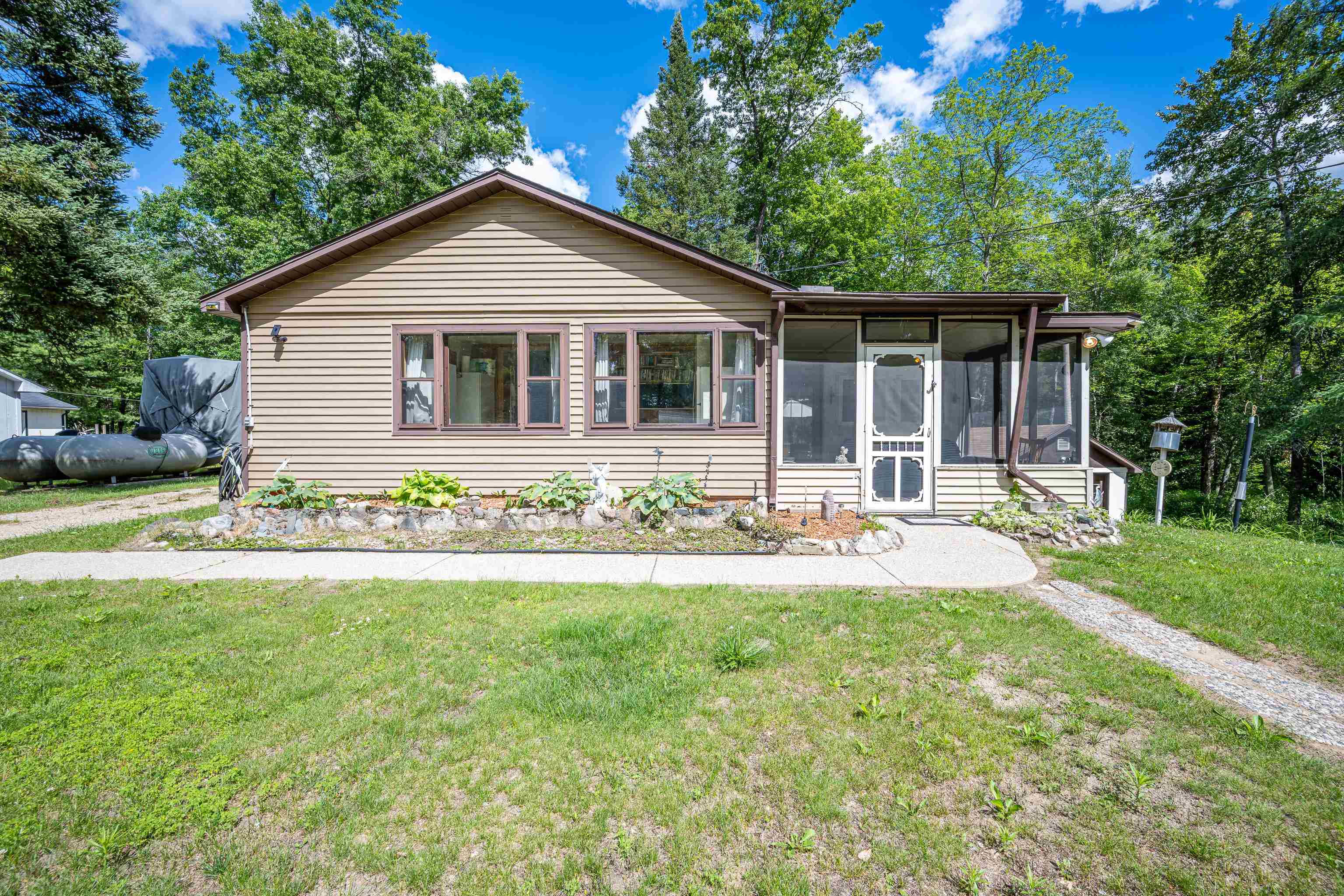 10262 Anger Road Harrison, MI 48625 - Photo 6 of 44 Gallery Image 6