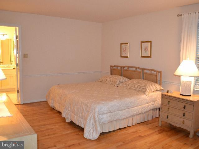 10804 Midsummer Drive Reston, VA 20191 - Photo 26 of 30 Bedroom (Master)