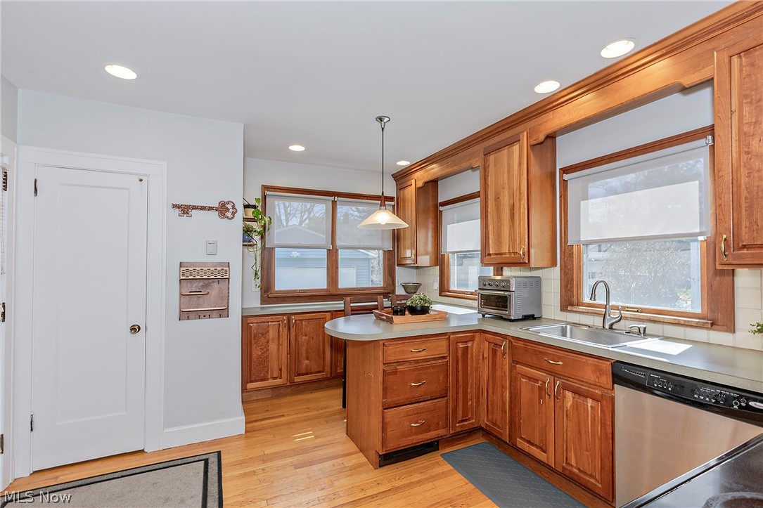 923 Cambridge Road Cleveland Heights, OH 44121 - Photo 13 of 42 Gallery Image 13