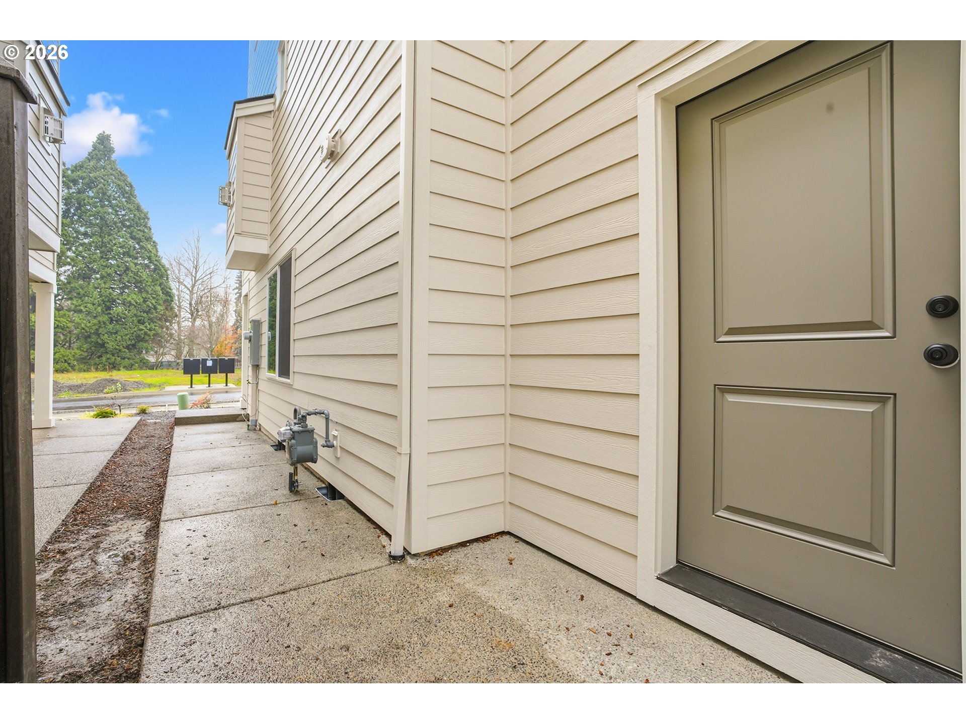 4668 Southeast 2nd Street Gresham, OR 97080 - Photo 3 of 33