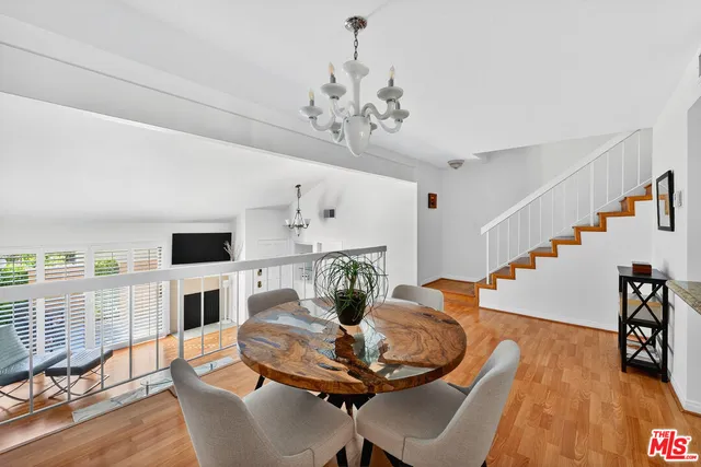 $729,000 | 18419 Collins Street, Unit A, Tarzana, CA 91356