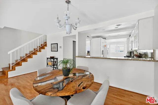 $729,000 | 18419 Collins Street, Unit A, Tarzana, CA 91356