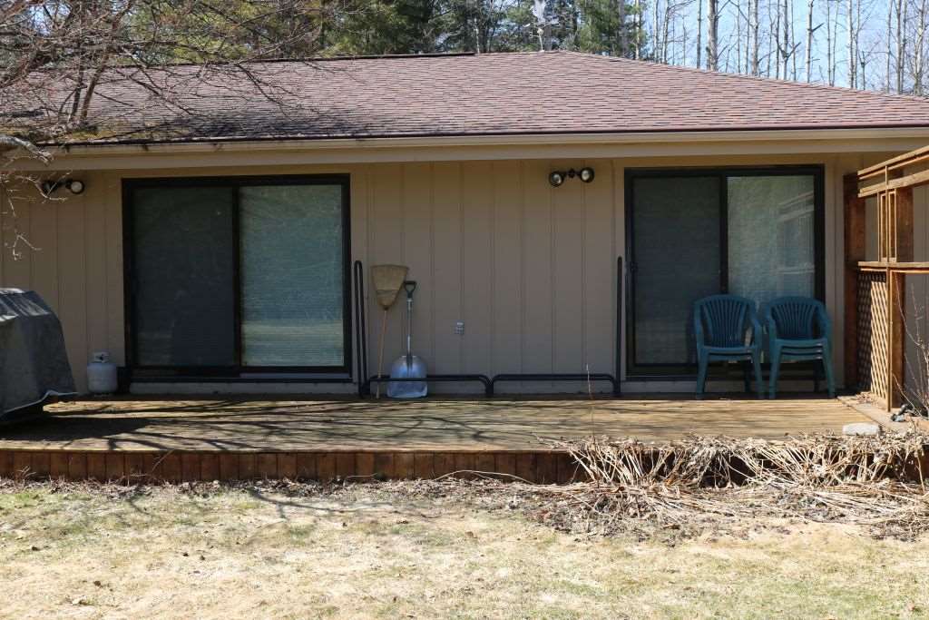 826 East River Road Traverse City, MI 49696 - Photo 3 of 38 1873700-2.JPG