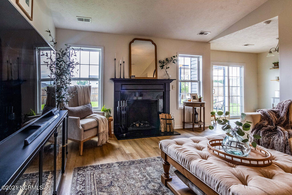 277 Merin Height Road Jacksonville, NC 28546 - Photo 7 of 32 IMG_4128-HDR