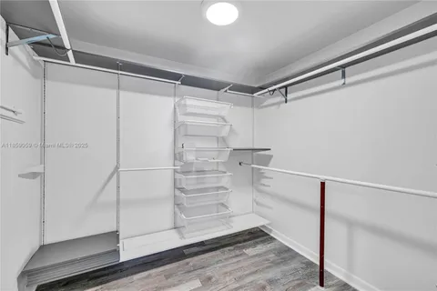 $1,250,000 | 5255 Collins Avenue, Unit 14D, Miami Beach, FL 33140