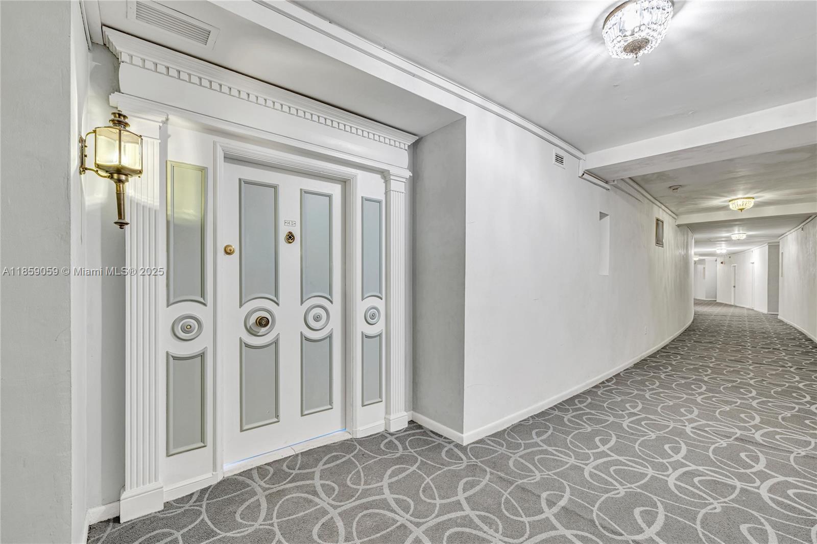 5255 Collins Avenue, Unit 14D Miami Beach, FL 33140 - Photo 19 of 21