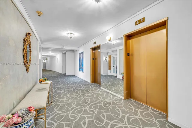 $1,250,000 | 5255 Collins Avenue, Unit 14D, Miami Beach, FL 33140