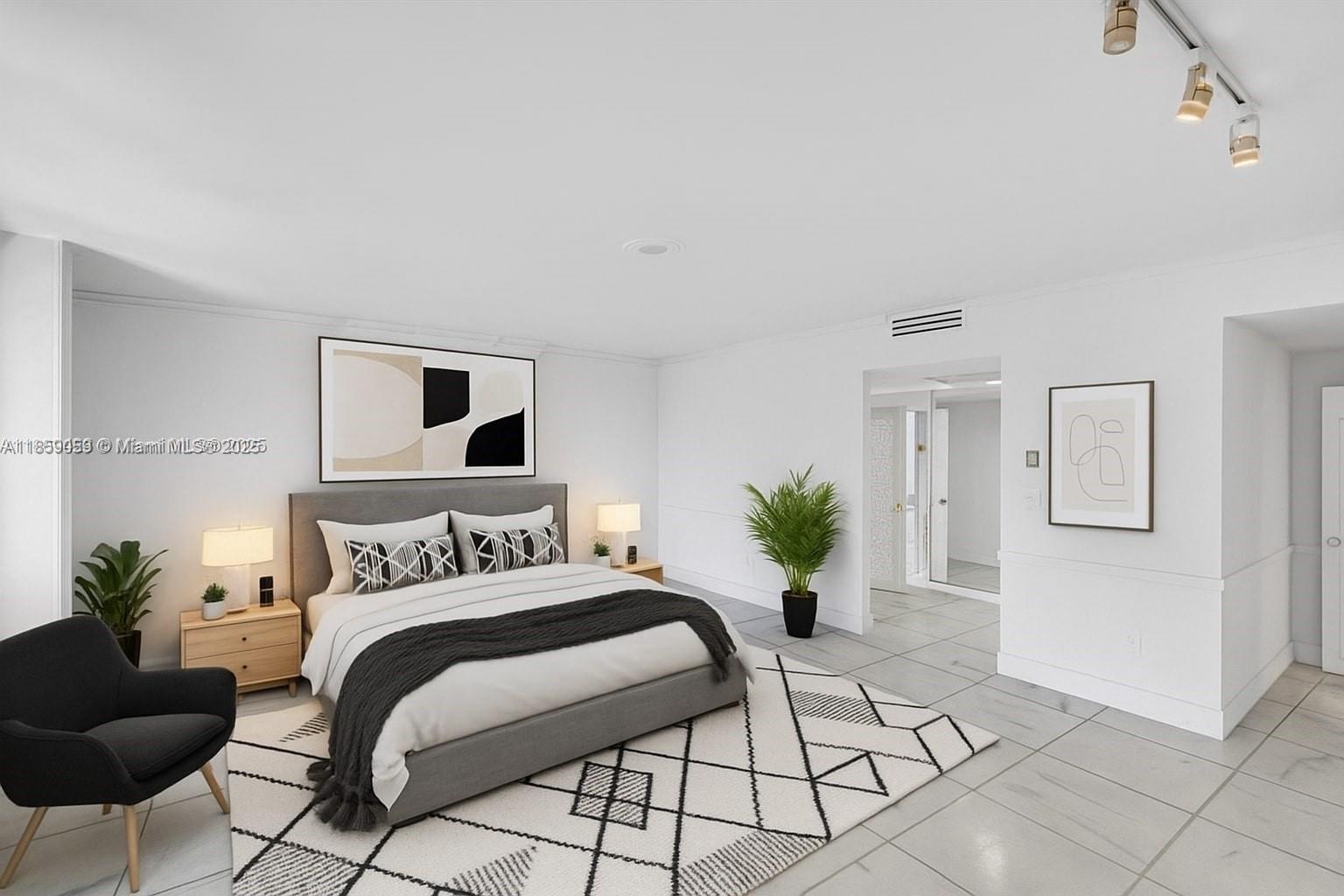 5255 Collins Avenue, Unit 14D Miami Beach, FL 33140 - Photo 4 of 21