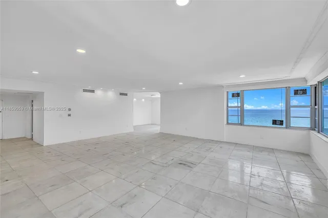 $1,250,000 | 5255 Collins Avenue, Unit 14D, Miami Beach, FL 33140