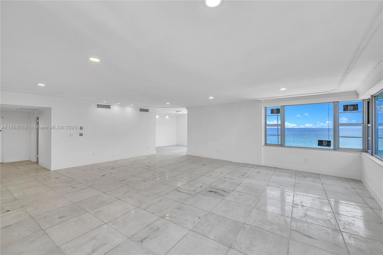 5255 Collins Avenue, Unit 14D Miami Beach, FL 33140 - Photo 9 of 21