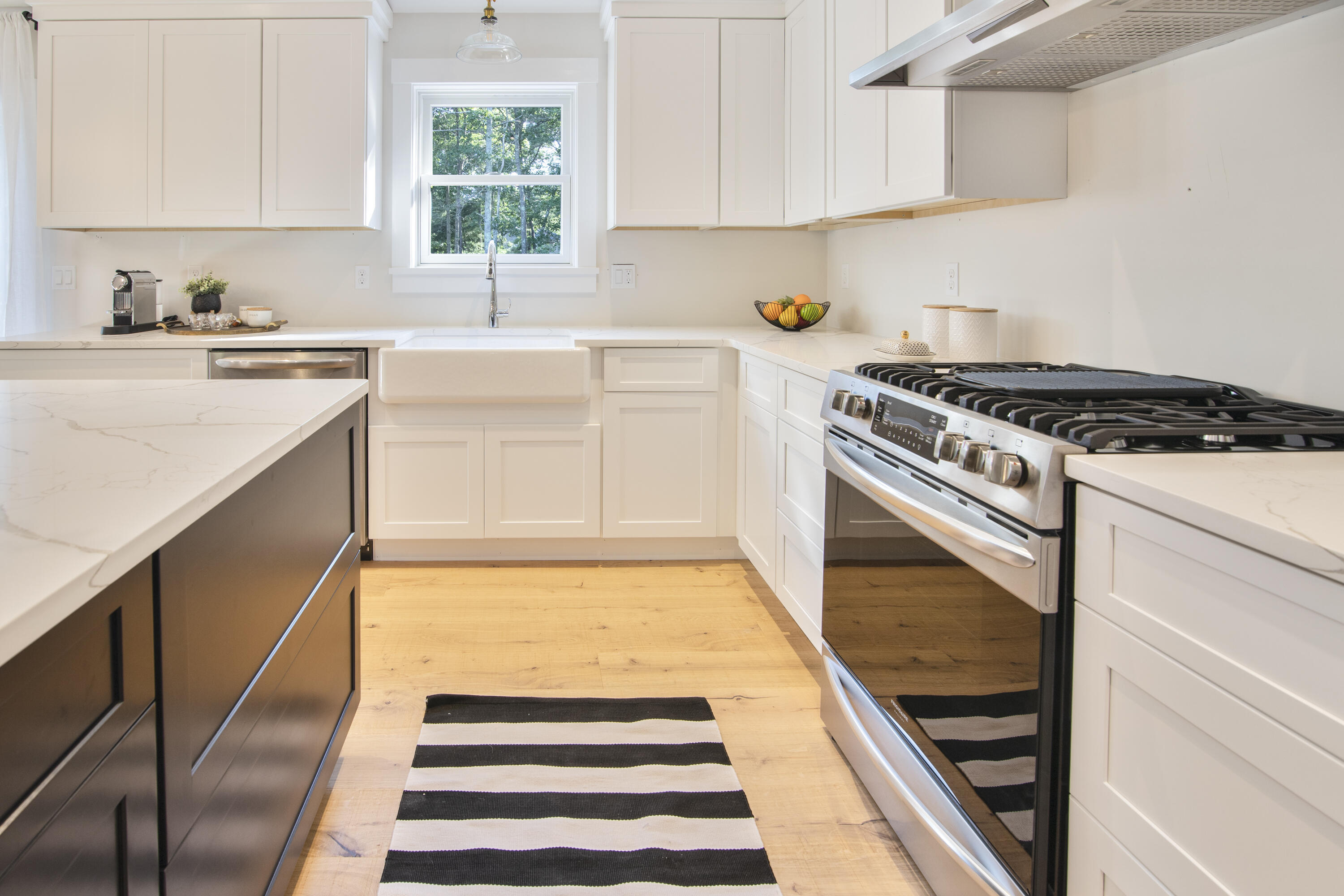 28 Simmons Road East Falmouth, MA 02536 - Photo 24 of 91 Beautiful Accents