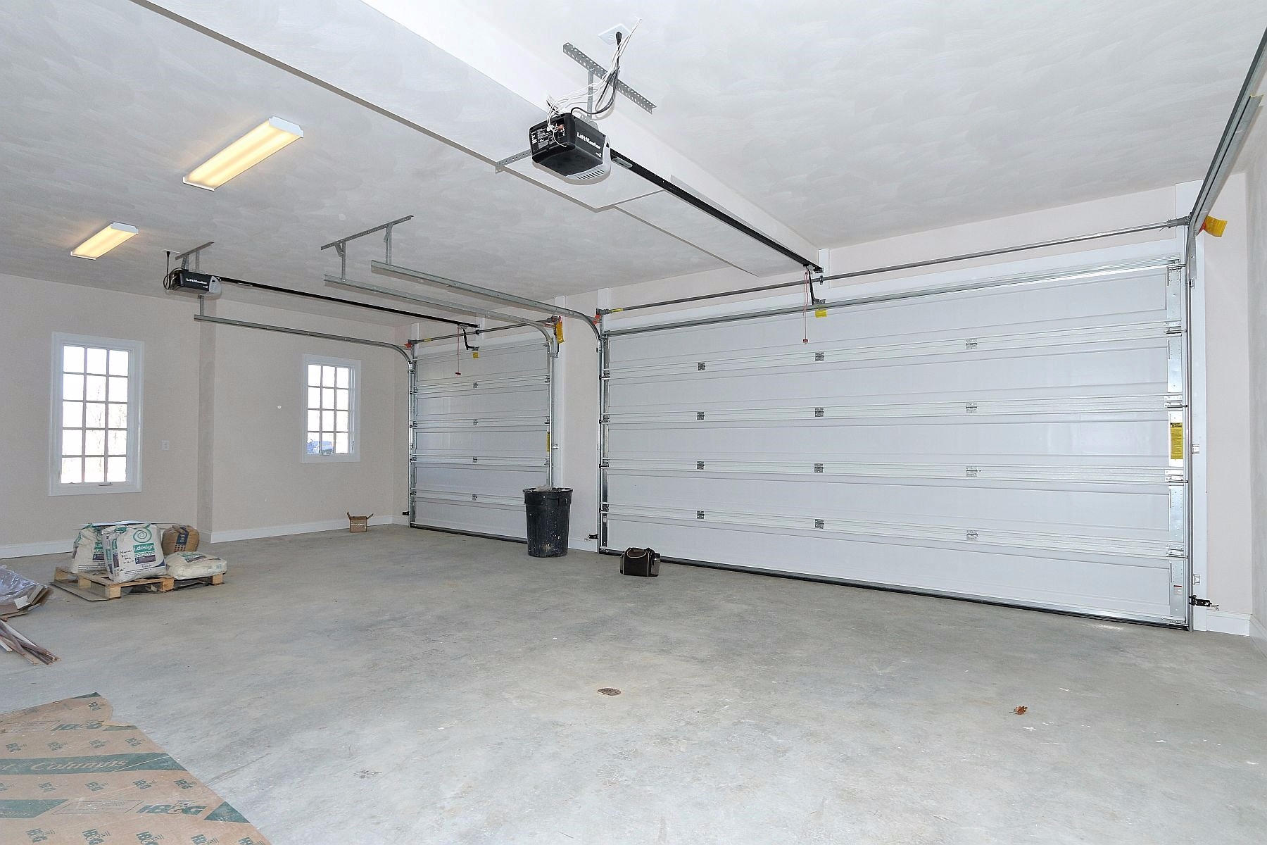 6875 Fairway Ridge Road Salem, VA 24153 - Photo 37 of 91 a view of an empty room with a window