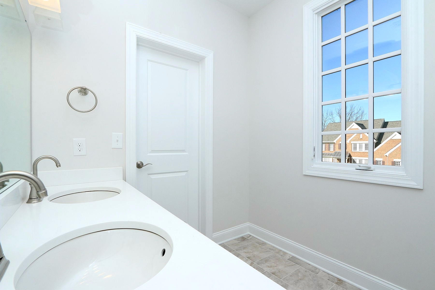 6875 Fairway Ridge Road Salem, VA 24153 - Photo 68 of 91 a bathroom with a sink and a mirror