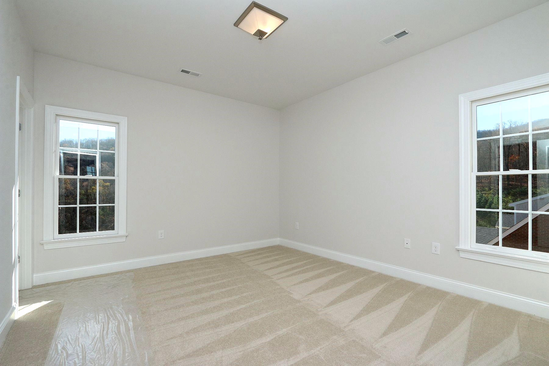 6875 Fairway Ridge Road Salem, VA 24153 - Photo 74 of 91 an empty room with windows