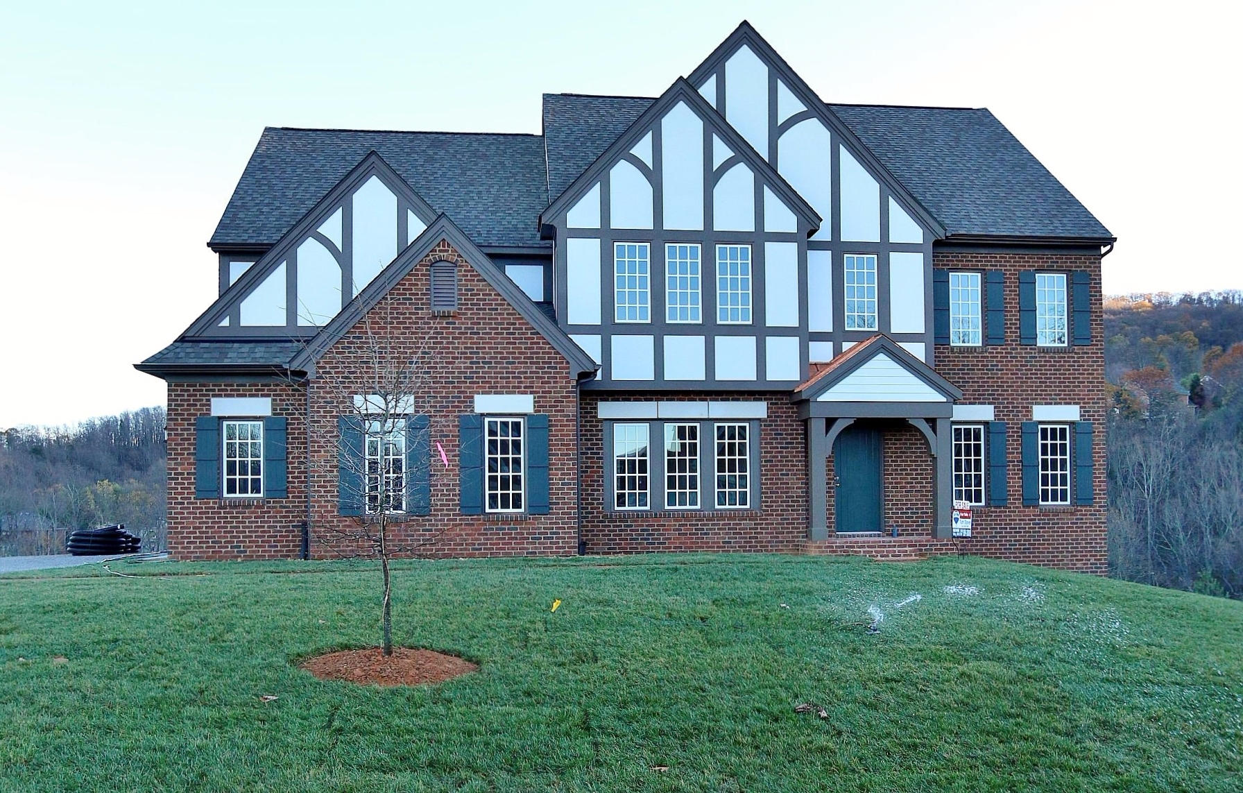 6875 Fairway Ridge Road Salem, VA 24153 - Photo 91 of 91 a front view of a house with a garden