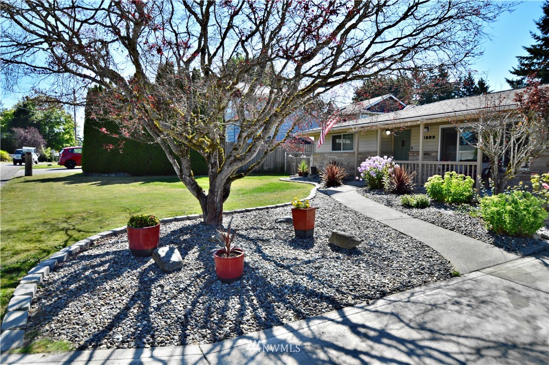 11323 Southeast 180th Place Renton, WA 98055 - Photo 3 of 27 Gallery Image 3