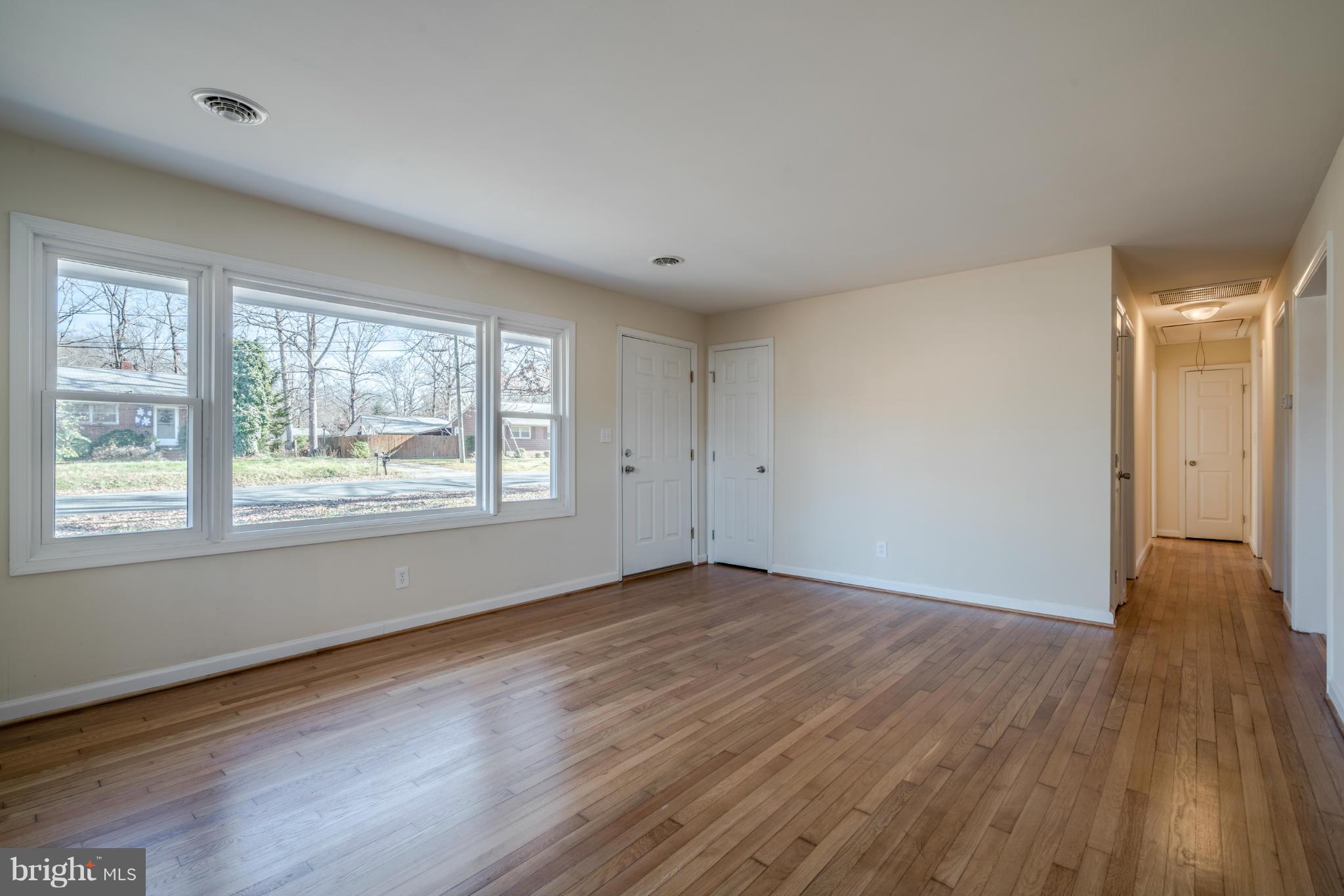 51 Pendleton Road Fredericksburg, VA 22405 - Photo 4 of 20 Living Room