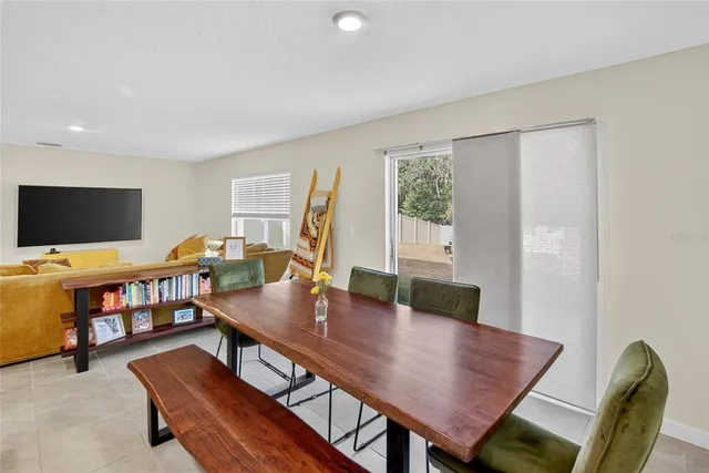 a view of a livingroom with furniture