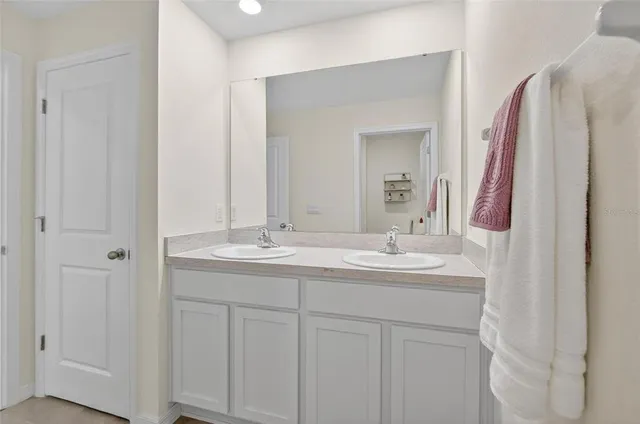 $500,000 | 7751 Rosewood Gdn Loop, Tampa, FL 33637