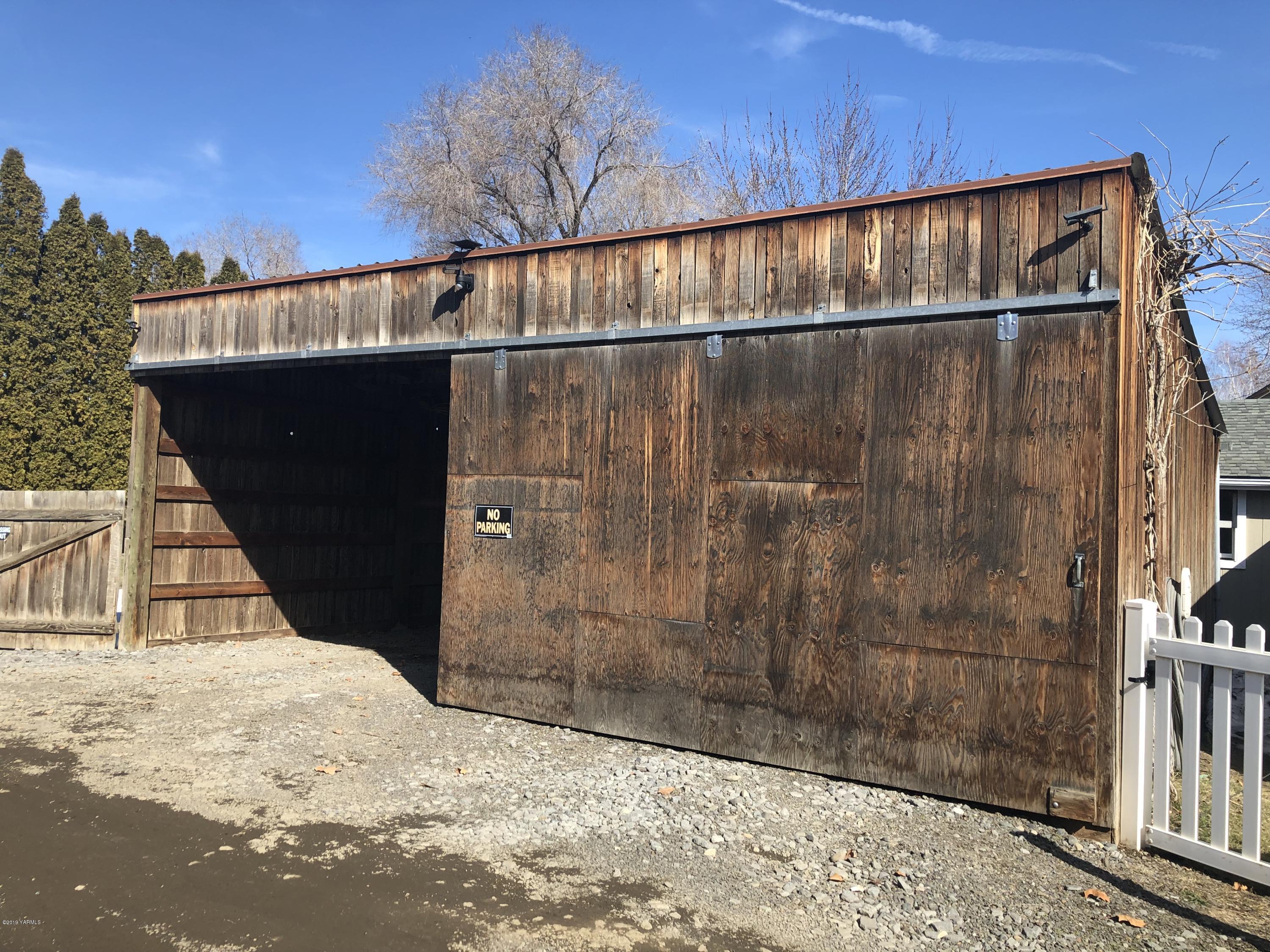 10713 Rockstrom Road Yakima, WA 98903 - Photo 2 of 22 878D5EF3-E535-40B0-BDB1-B5E02D307600
