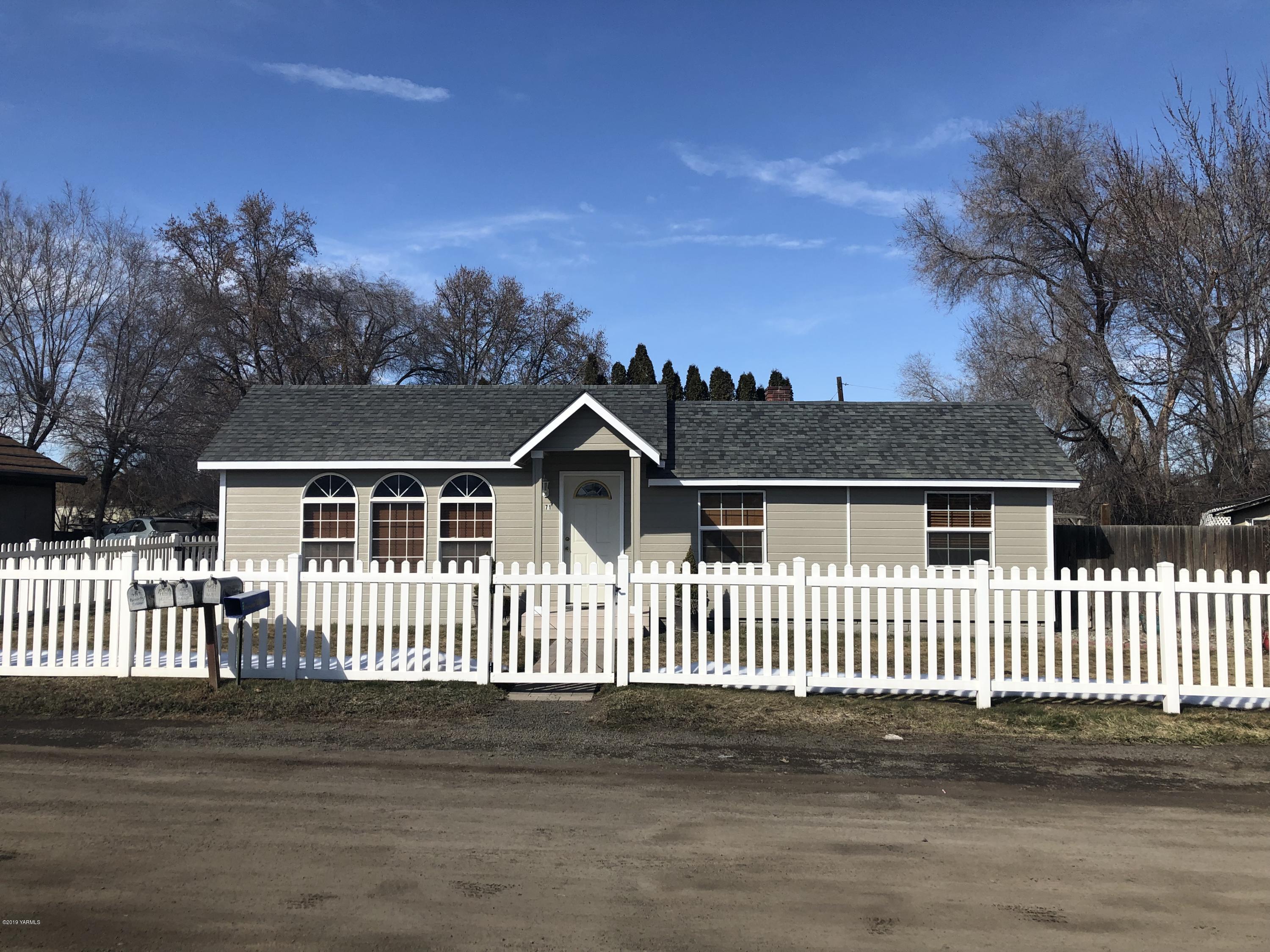 10713 Rockstrom Road Yakima, WA 98903 - Photo 3 of 22 1587D37D-62E6-44CA-AB28-3BDC279A237D