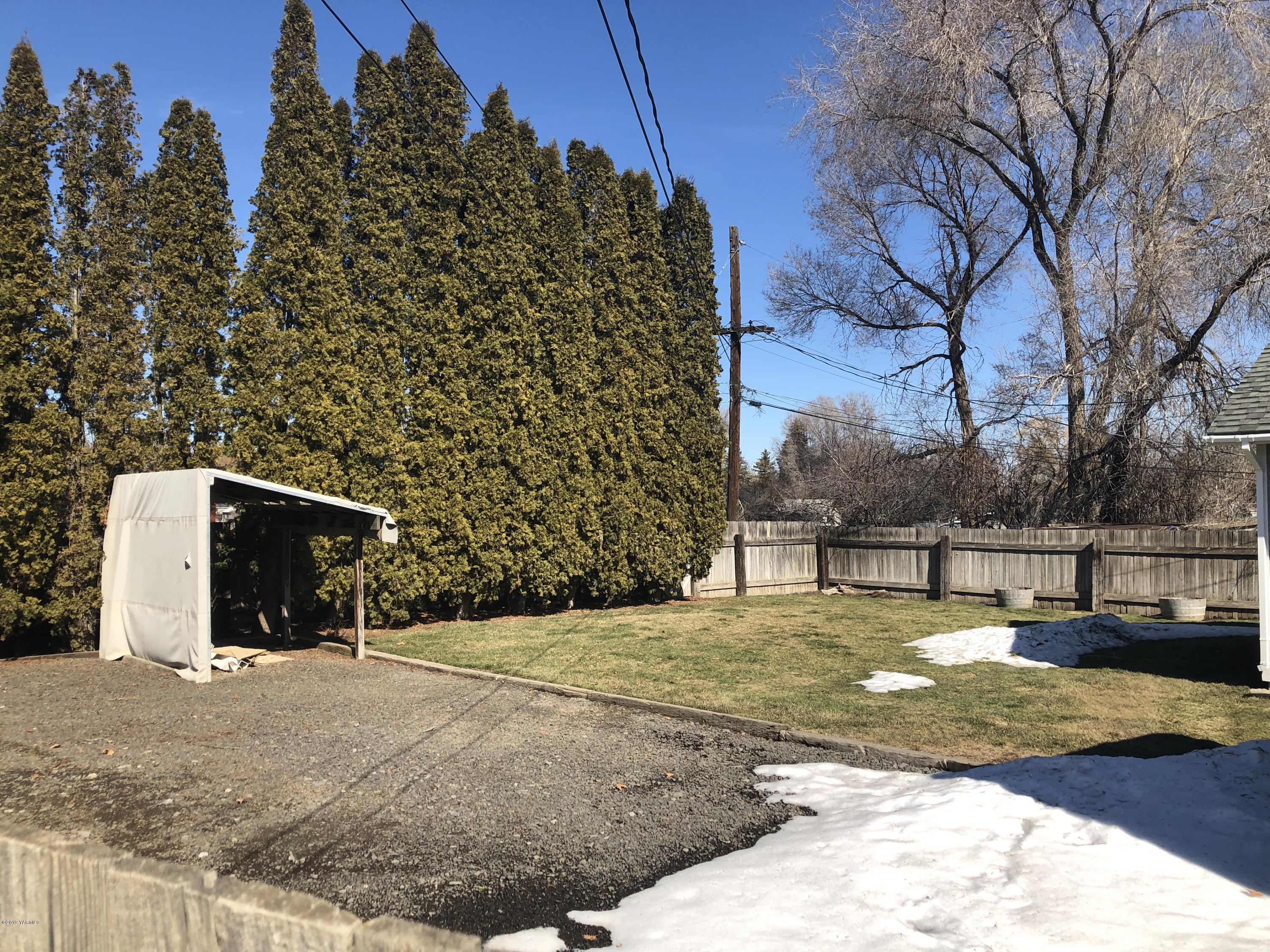 10713 Rockstrom Road Yakima, WA 98903 - Photo 5 of 22 037FEDF8-24A3-413A-957F-4223F9DEAB1B