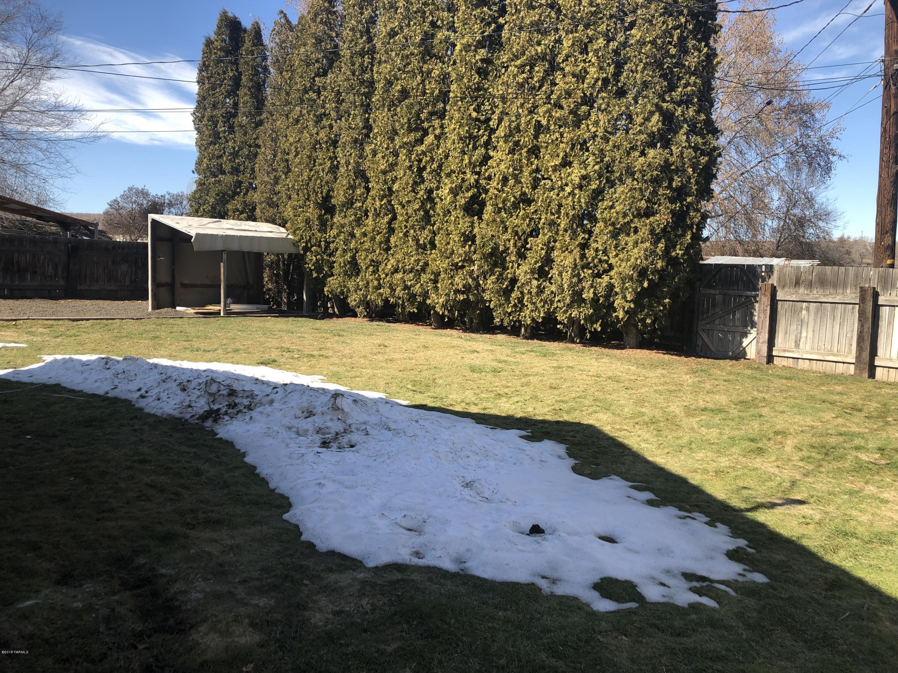 10713 Rockstrom Road Yakima, WA 98903 - Photo 8 of 22 81D565EE-2D97-45BB-8BC9-17EEA5919D47