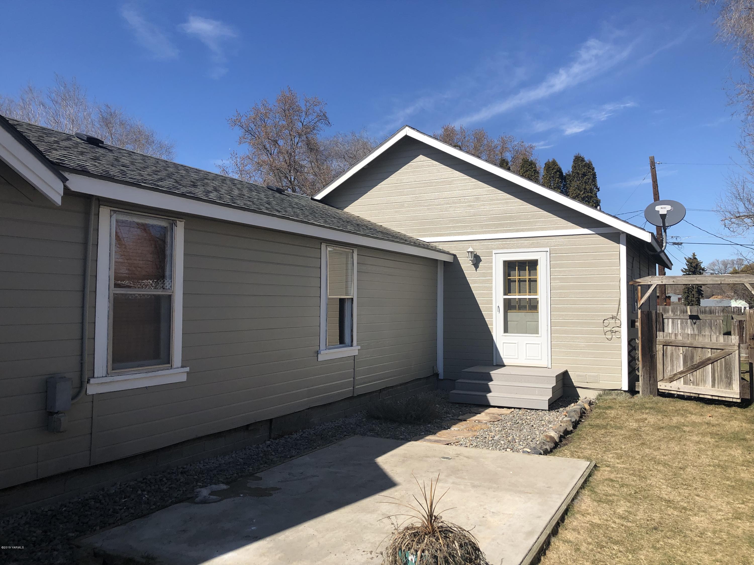 10713 Rockstrom Road Yakima, WA 98903 - Photo 9 of 22 0B7DFA60-EBCD-4666-9AEA-ADA1F316D5A6