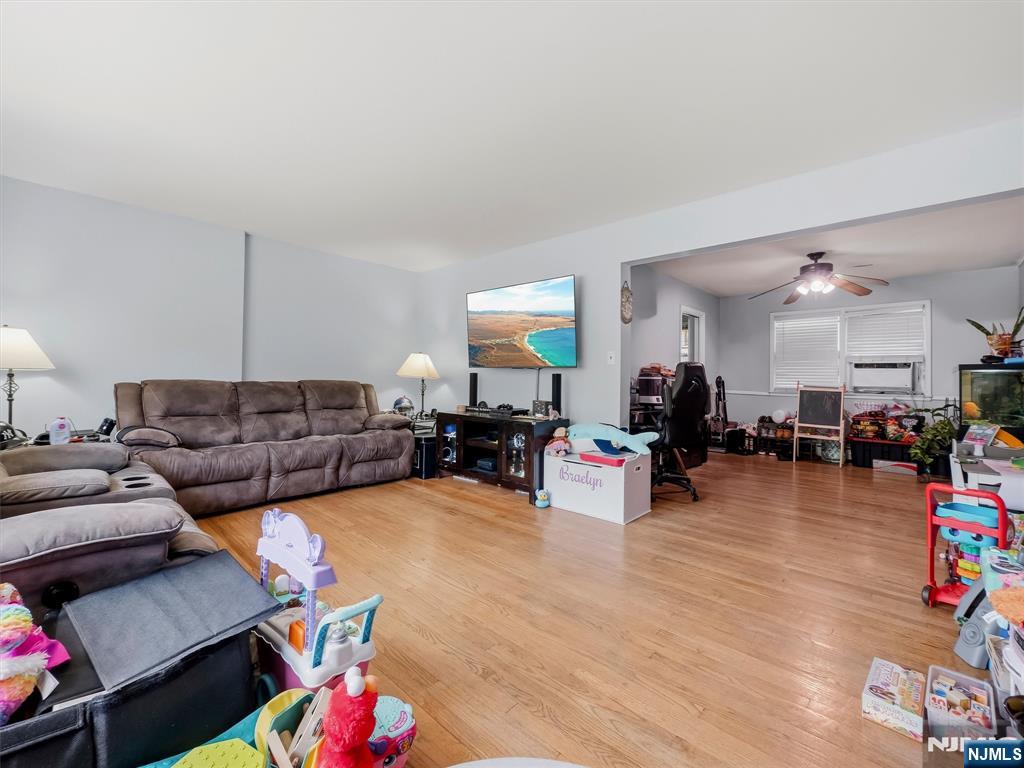 33 Prospect Street Paramus, NJ 07652 - Photo 6 of 32