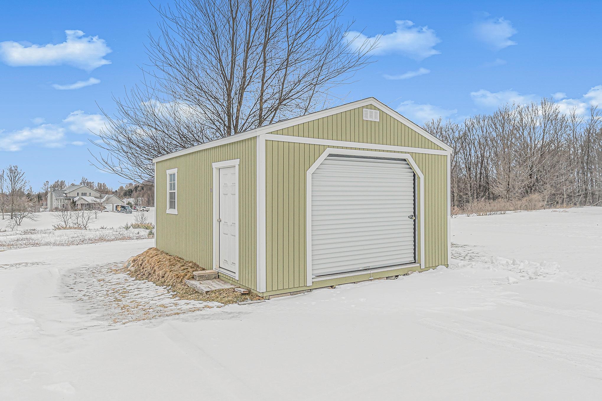 4752 Ridge Lane Kewadin, MI 49648 - Photo 6 of 26 1897781-5.JPG