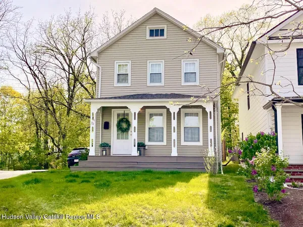 $4,250 | 32 Oak Street, Rhinebeck, NY 12572