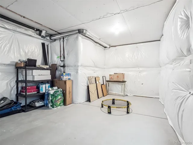 a view of utility room