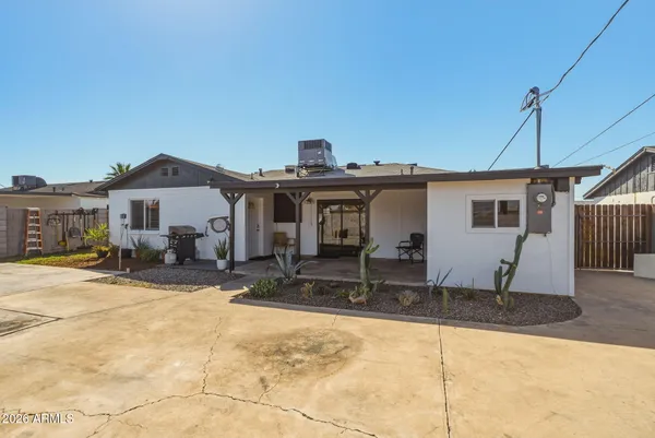 a front view of house with yard
