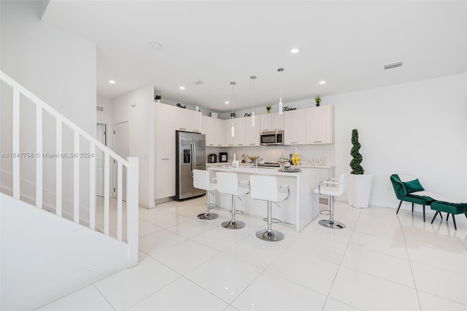 15808 Southwest 136 Way Miami, FL 33196 - Photo 12 of 39