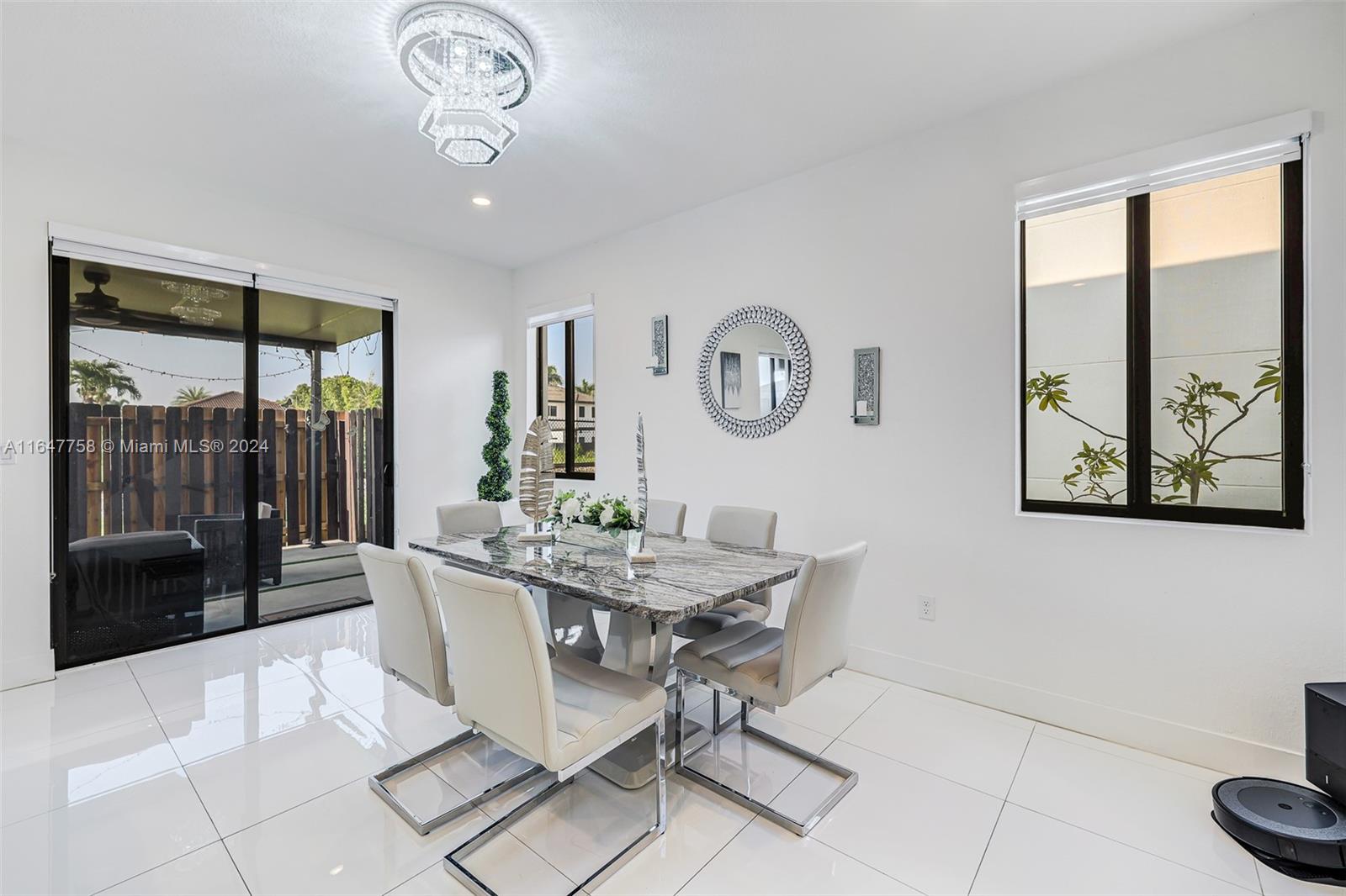 15808 Southwest 136 Way Miami, FL 33196 - Photo 5 of 39