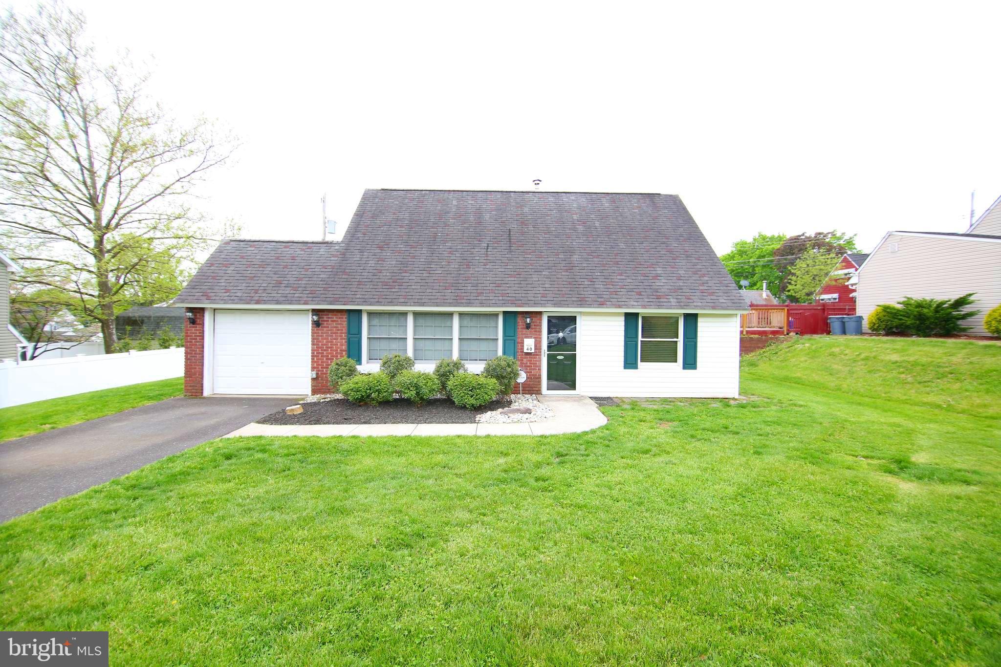 40 Canary Road Levittown, PA 19057 - Photo 1 of 24