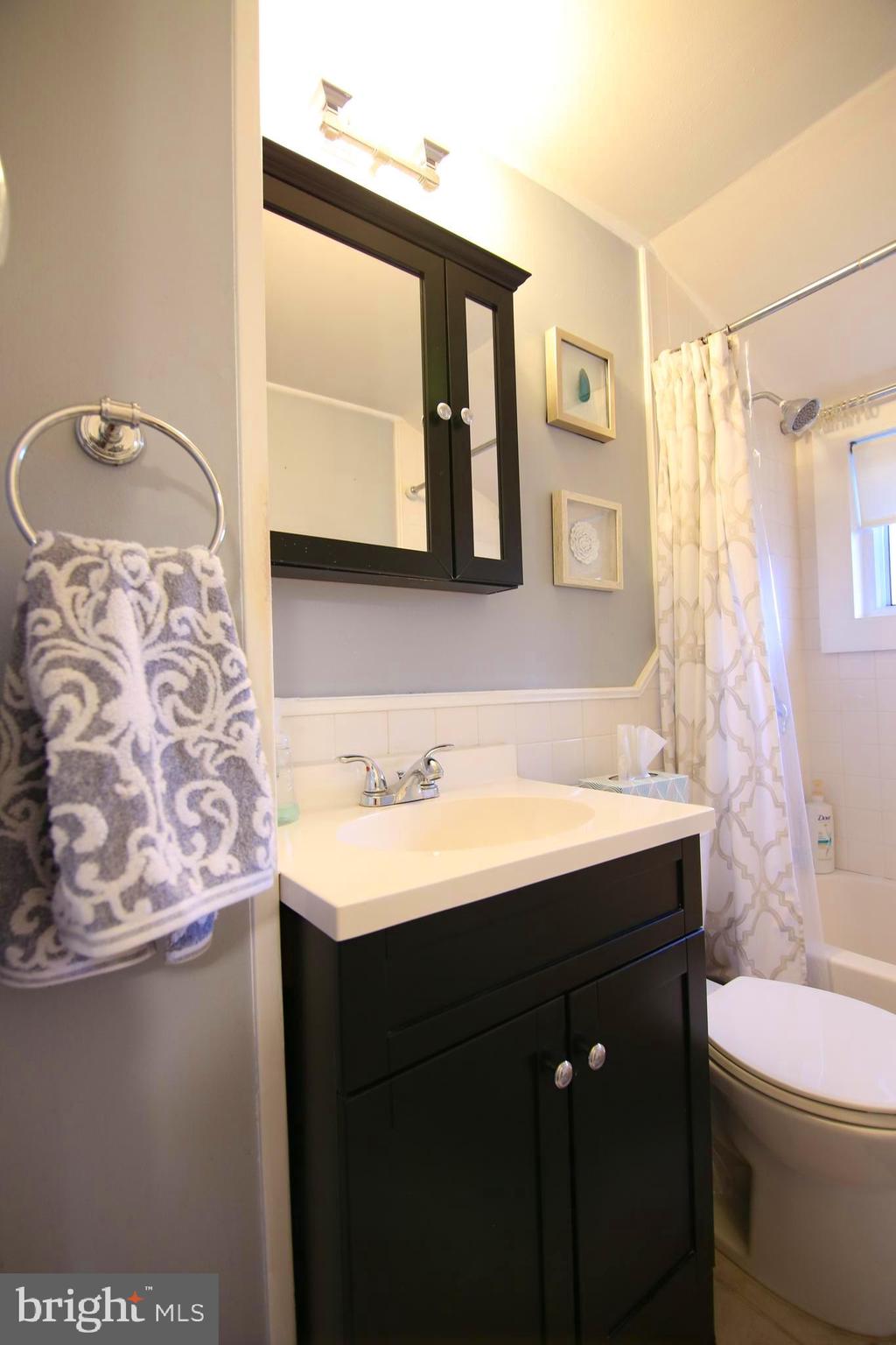 40 Canary Road Levittown, PA 19057 - Photo 18 of 24