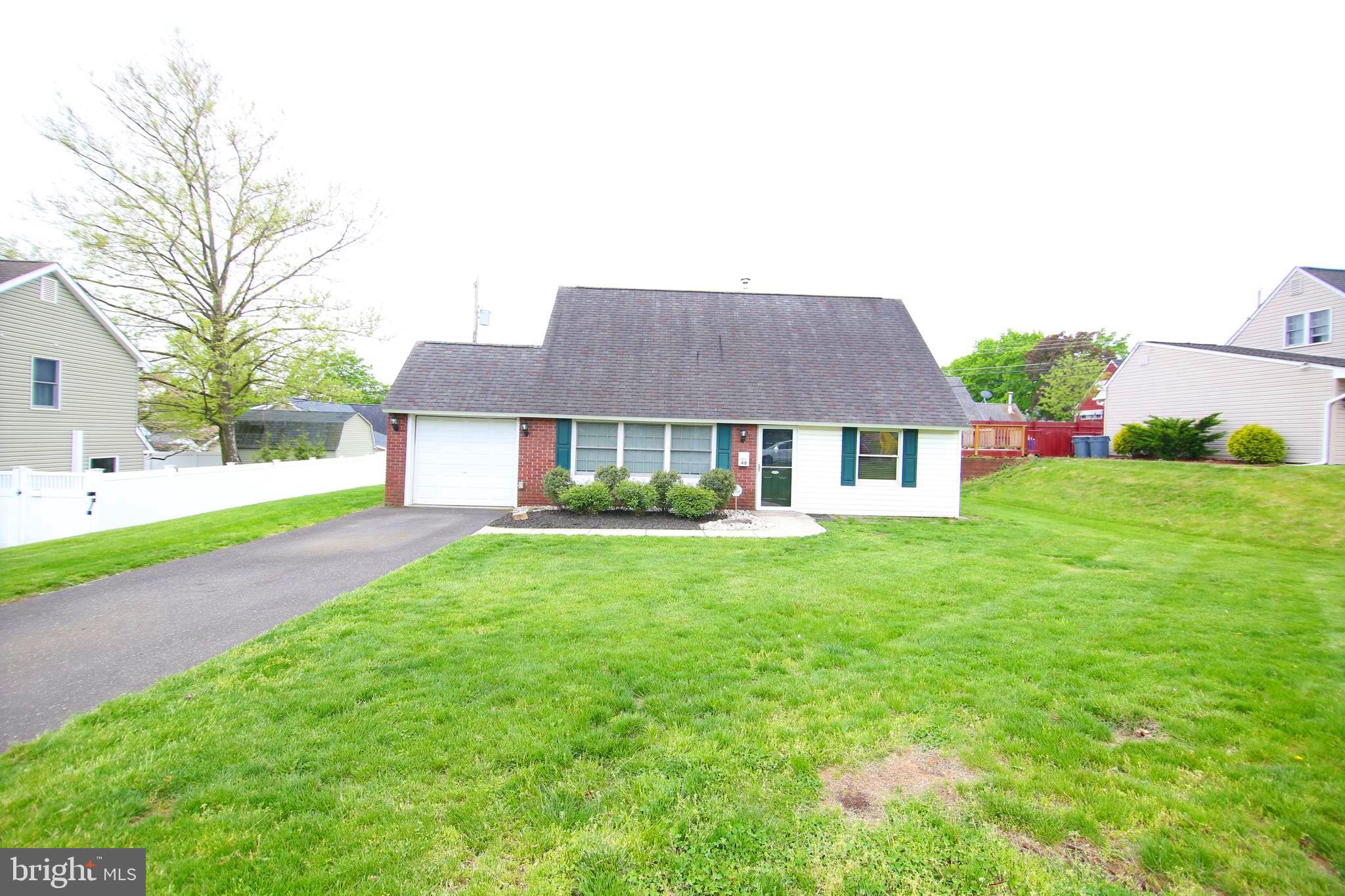 40 Canary Road Levittown, PA 19057 - Photo 3 of 24