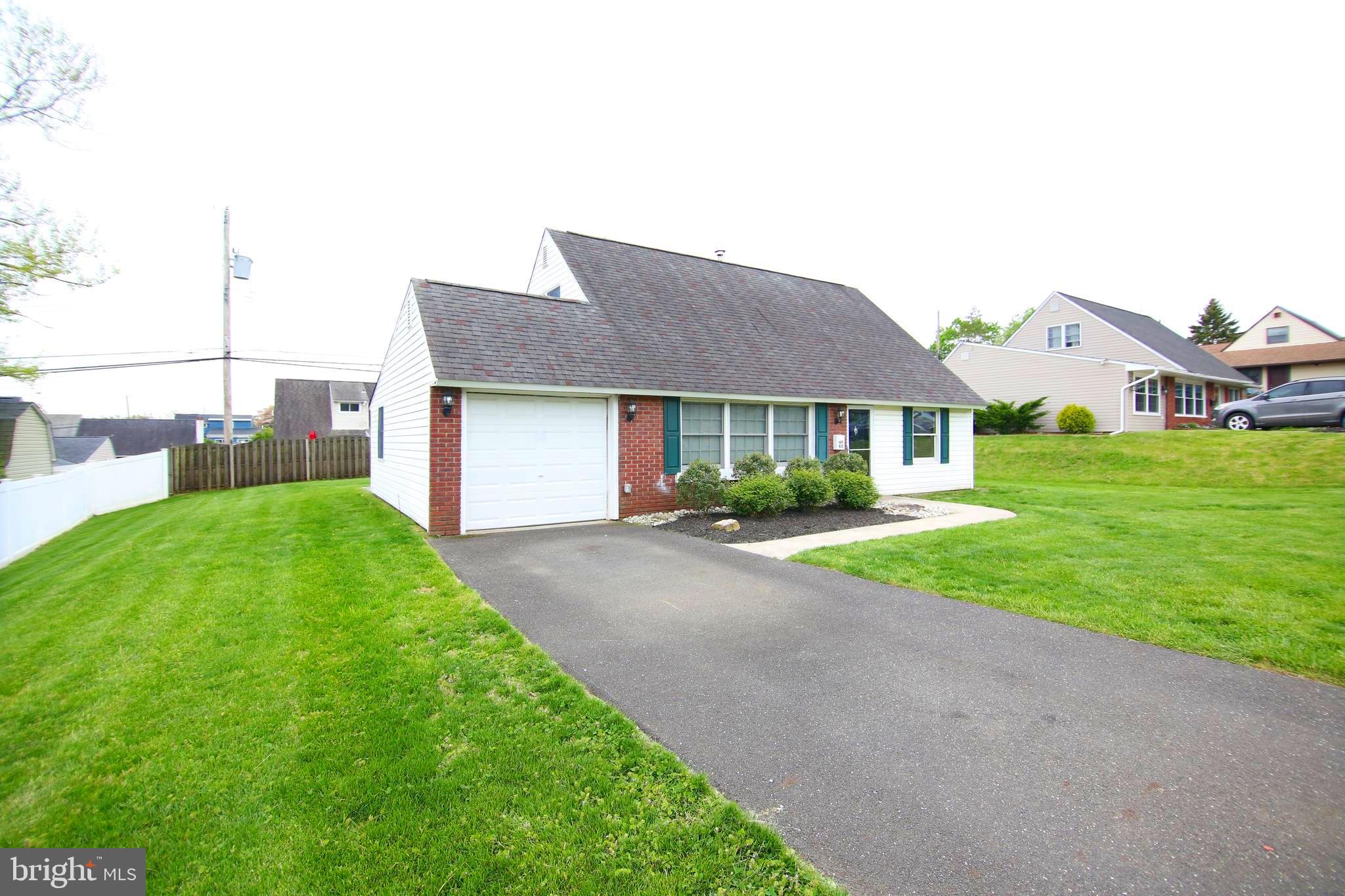 40 Canary Road Levittown, PA 19057 - Photo 4 of 24