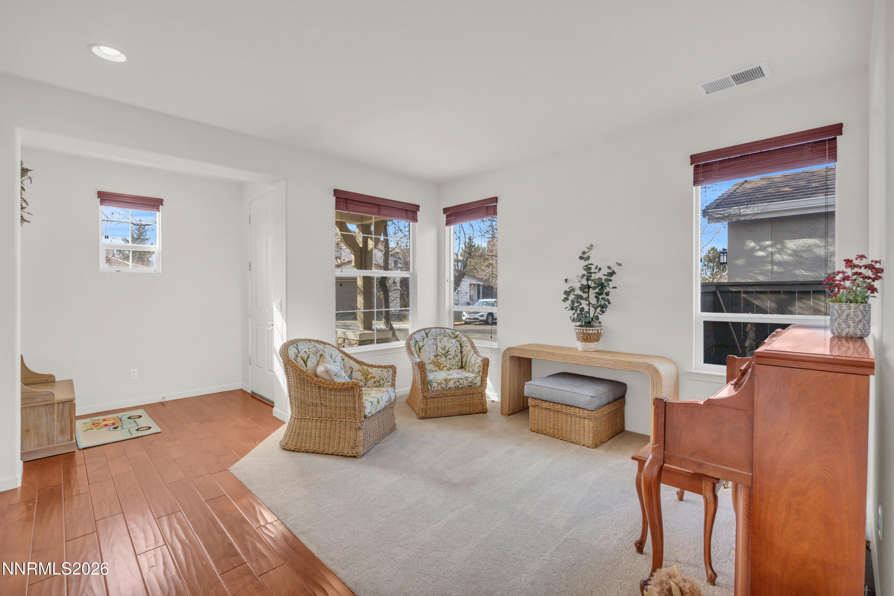 461 Roseben Court Reno, NV 89521 - Photo 7 of 37 IMG_2801