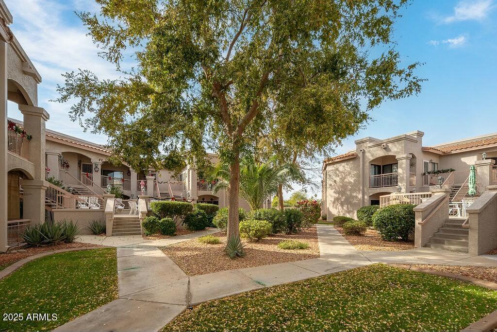 9151 West Greenway Road, Unit 276 Peoria, AZ 85381 - Photo 20 of 36 Courtyard