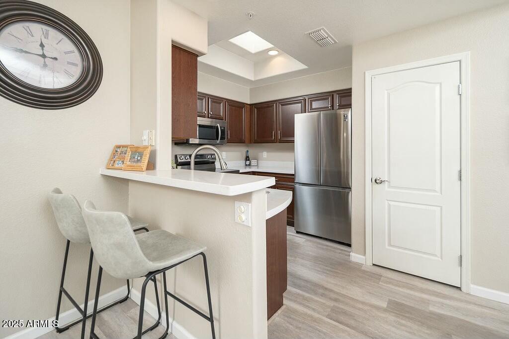 9151 West Greenway Road, Unit 276 Peoria, AZ 85381 - Photo 6 of 36 Kitchen