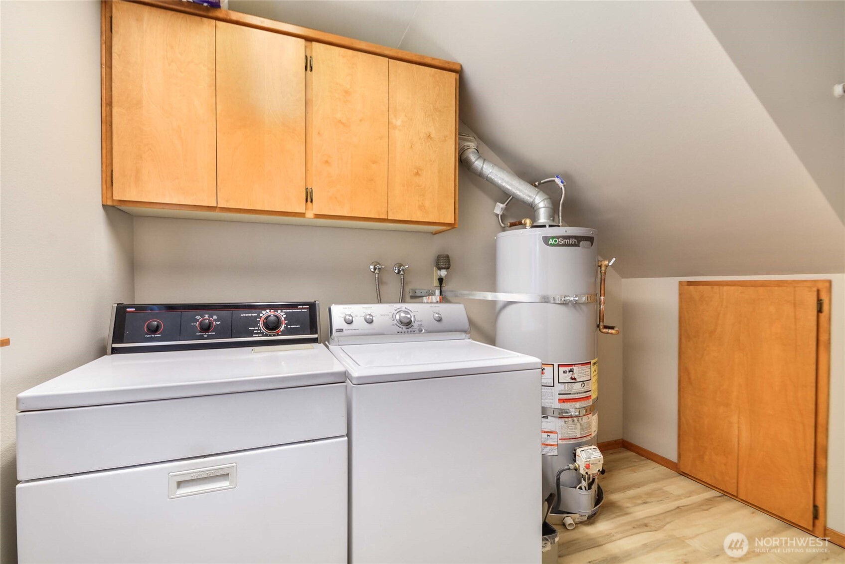 2101 Wagner Road Camano Island, WA 98282 - Photo 24 of 36 a utility room with dryer and washer