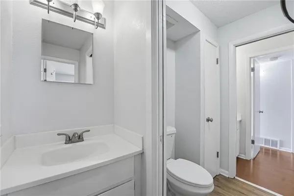 $160,000 | 6232 Robinson Street, Unit 2, Overland Park, KS 66202