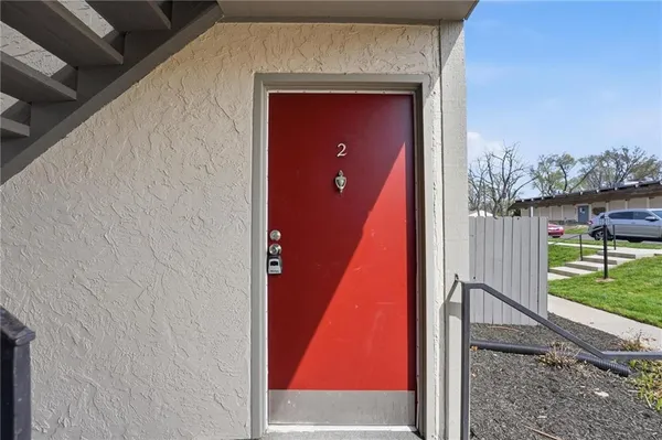 $160,000 | 6232 Robinson Street, Unit 2, Overland Park, KS 66202